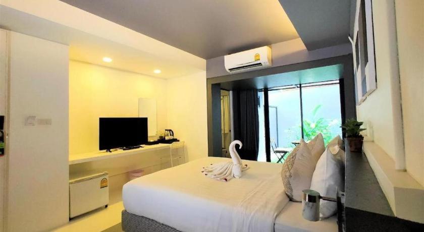 Silom Studios Bangkok Exterior foto