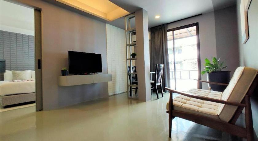 Silom Studios Bangkok Exterior foto